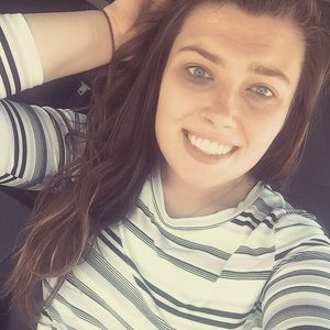 Meet your Posher, Laryssa